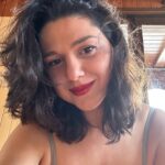 Khatia Buniatishvili Instagram - Zurich tomorrow 🩵 Bis Morgen 💋 @tonhalle_zuerich #music #concert #classicalmusic #piano #zurich #switzerland #concerto #liveconcert #art #love #life #khatiabuniatishvili