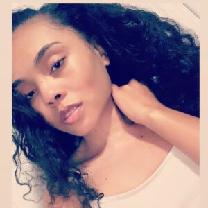 Kiami Davael Instagram - I’m an experience. 

Not a phase. Not a milestone. Not something to pass the time. Not second place. Not an option.  Not available to just anyone. 

I’m an unforgettable, irreplaceable, amazing whole ass experience you don’t regret … respectfully 🔥