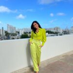 Kiara Liz Instagram - Disfrutando de este hermoso viernes con la gente linda de @enlamananapr @teleonce Puerto Rico 💚 Hablandoles un poquito de #QuiénEsLaMáscaraUS 🦹🏼‍♀️ Gracias por la invitación y no se pierdan este domingo el secreto mejor guardado de la televisión a las 7/6c, 8pm PR Outfit: @_neveroverdressed_ Stylist: @claudiamad