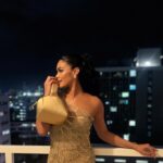 Kiara Liz Instagram - Capturas de una noche muy especial ✨ Gracias @puertoricofashionawards por este homenaje y felicidades a todos los nominados y ganadores de las diferentes categorías. Que lindo fue ver tantos colegas y amigos que pertenecen a la industria de la moda y belleza de PR ser reconocidos por su trabajo y esfuerzo 👏🏽 En especial quiero felicitar a @llanosllanosmarie por crear este espacio para nosotros; las semillas están rindiendo frutos en tu tierra y esta primera edición de @puertoricofashionawards lo comprueba. Gracias por siempre creer ✨🙏🏽 MUA: @clarkivor Hairstyle: @omstudiopr @lauraom Joyeria: @reinholdjewelers Bolso: @beaminaofficial Vestido: @luisantoniomoda @luisantoniodesigner