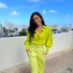 Kiara Liz Instagram - Disfrutando de este hermoso viernes con la gente linda de @enlamananapr @teleonce Puerto Rico 💚 Hablandoles un poquito de #QuiénEsLaMáscaraUS 🦹🏼‍♀️ Gracias por la invitación y no se pierdan este domingo el secreto mejor guardado de la televisión a las 7/6c, 8pm PR Outfit: @_neveroverdressed_ Stylist: @claudiamad