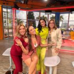 Kiara Liz Instagram - Disfrutando de este hermoso viernes con la gente linda de @enlamananapr @teleonce Puerto Rico 💚 Hablandoles un poquito de #QuiénEsLaMáscaraUS 🦹🏼‍♀️ Gracias por la invitación y no se pierdan este domingo el secreto mejor guardado de la televisión a las 7/6c, 8pm PR Outfit: @_neveroverdressed_ Stylist: @claudiamad