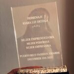 Kiara Liz Instagram - Capturas de una noche muy especial ✨ Gracias @puertoricofashionawards por este homenaje y felicidades a todos los nominados y ganadores de las diferentes categorías. Que lindo fue ver tantos colegas y amigos que pertenecen a la industria de la moda y belleza de PR ser reconocidos por su trabajo y esfuerzo 👏🏽 En especial quiero felicitar a @llanosllanosmarie por crear este espacio para nosotros; las semillas están rindiendo frutos en tu tierra y esta primera edición de @puertoricofashionawards lo comprueba. Gracias por siempre creer ✨🙏🏽 MUA: @clarkivor Hairstyle: @omstudiopr @lauraom Joyeria: @reinholdjewelers Bolso: @beaminaofficial Vestido: @luisantoniomoda @luisantoniodesigner