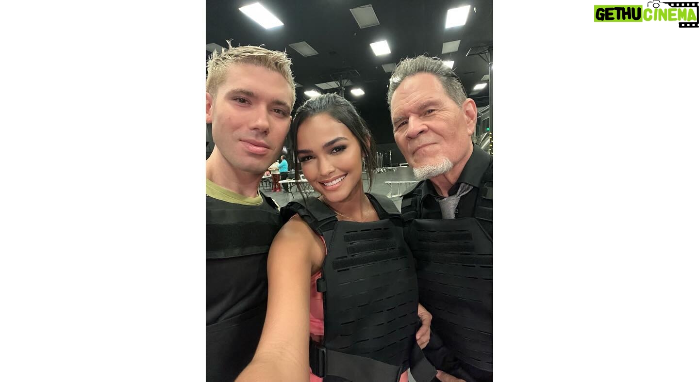 Kiara Liz Instagram - One of the many reasons I love this actress career… Sometimes you get to play a role that makes you closer to live for a few seconds your biggest fantasies. Gracias Dre 🙌🏽 Uno de mis episodios favoritos de @thebaytheseries ❤️🔥 La reportera Andrea Collins le tocó ponerse un chaleco antibalas y unirse a una unidad especial de la policía para encontrar a los bad guys 🤩 Can’t wait for season 9!!! 💕You can watch all seasons in @amazonprime