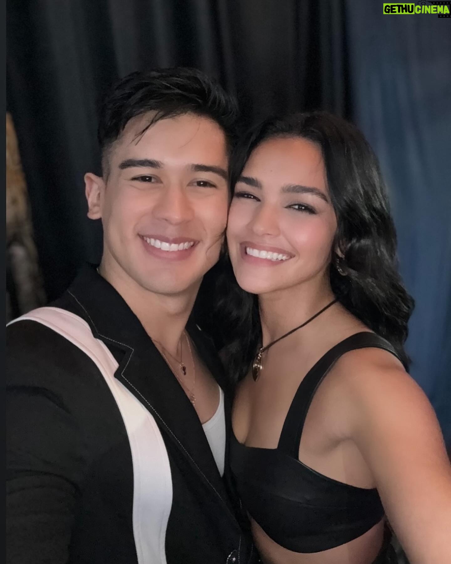 Kiara Liz Instagram - GRACIAS DIOS!! 🙏🏽✨ Estás ultimas semanas han sido de muchas emociones, trabajo pero sobre todo de muchas cosas que agradecer. ✅We just finished shooting season 9 of @thebaytheseries ✅We have 5 nominations at the @daytimeemmys ✅I’m going to be one the presenters of tonight show along side with my castmate @kristos No se pueden perder/ You can’t miss the Daytime Emmy Award show tonight at 6:00 PM ET on @cbstv / 6:00 PM PT livestream on @paramountplus