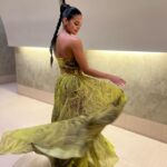 Kiara Liz Instagram - Mentalmente sigo en la fiesta 🥂🍾💃🏽 Mi fav es la #6 💚 Look para el décimo aniversario del @voceropr Dress: @luisantoniomoda Stylist: @edaguilar27