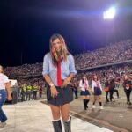 Kiara Liz Instagram - Ver a RBD con tu mejor amiga vestidas iguales, ser xtra luciendo las extensiones de Roberta de la primera temporada, llorar cantando Sálvame por que eres el verdadero drama, brincar toda la noche con las botas de tacón por que no se podía sacrificar el outfit y dsps aguantar el dolor de pies por que ya no tenemos 15 años… Todo fue épico 💥 #SiempreRoberta #NuncaMía Las últimas dos fotos fue hace unos cuantos añitos cuando vinieron al Choli… No judging please 😆