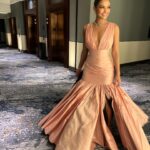 Kiara Liz Instagram - Feeling like a Disney princess in this dress ✨ Gala season is 🔛 Vestido: Colección LUXE SS24 by @luisantoniomoda @luisantoniodesigner Joyas: @unode50 H&M: @keishleemakeup Stylist: @claudiamad