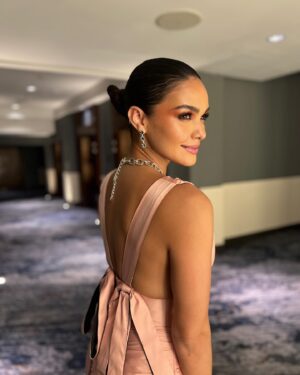 Kiara Liz Instagram - Feeling like a Disney princess in this dress ✨

Gala season is 🔛

Vestido: Colección LUXE SS24 by @luisantoniomoda @luisantoniodesigner 
Joyas: @unode50 
H&M: @keishleemakeup 
Stylist: @claudiamad