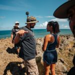 Kiara Liz Instagram - No puedo dejar que termine el año sin compartirles este gran logro. En noviembre gracias a mi amiga @essinedaponte y al director @diregonzalez llegó a mí la oportunidad de ser parte de un cortometraje con la gente maravillosa de @nidofilms y @intercosmicstudio . España y PR trabajando de la mano para crear algo en su momento desconocido. Un corto que no sabíamos de que se iba a tratar o que personajes íbamos a interpretar todo esto parte del reto “The 48 hour film project” de @puertoricofilmfest . Vivimos un fin de semana intenso, viernes 6:30pm llegó el tan esperado mensaje con el tema, desde ese momento empezó la competencia. De ahí en adelante a ventilar ideas, crear guion, pensar en locaciones, sábado por el día grabar y durante la noche y la mañana del domingo editar para así poder entregar el producto final en la tarde. Tuve el placer de actuar de la mano de dos grandes de 🇪🇸 @roberdragos y @anagarberi que mucho aprendí de ustedes. Que experiencia tan única y enriquecedora!! Ya yo había ganado demasiado pero estás premiaciones son el ‘Cherry on top’. Gracias por la oportunidad y gracias a todos los que formaron parte de esta producción. Mi admiración para todos, son un equipazoooo!!! Ya quiero que se repita 🤩🤩🤩