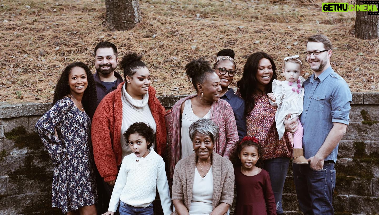 Kiely Williams - 4K Likes - Happy Thanksgiving from The Williams/Donath/Cox Family!