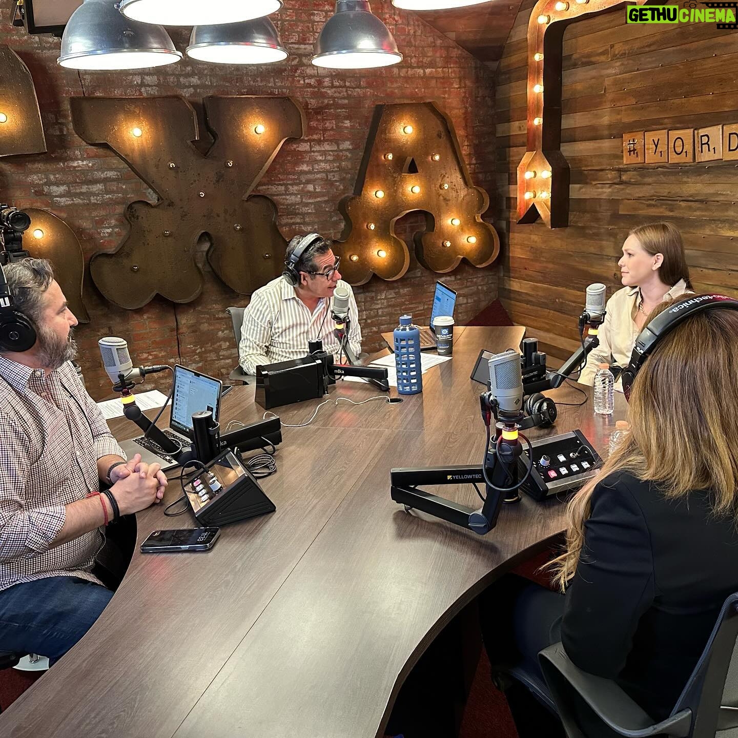 Kika Edgar Instagram - ¡Tuvimos una entrevista en la que pudimos conocer mejor a @kikaedgar y @myriammontecruz_ 🤩❤️🔥! Nos platicaron más de sus conciertos en el 📍Lunario juntas 💿🎶 En #YordiEnExa con @yordirosadooficial y @soymanolofer en el 104.9 FM 📻