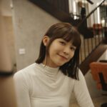 Kiki Lin Instagram – New me✌🏻🥹✌🏻🩷
嘴上說想剪掉長時間造型的受損髮
其實是我一直覺得好想要這個短度
但講歸講….
越靠近剪髮的時間還真是會忍不住摸摸自己的長頭髮😂
並且理性分析自己到底在想什麼哈哈哈
今帶著猶豫興奮的心到了髮廊
設計師完全沒給我囉唆就在聊天中下刀了
啊～～～心真的涼了幾秒
但這樣就對了不給我多思考哈哈哈哈哈
成果我非常喜歡🫶🏻
喜歡到有點興奮的那一種😆
（搭捷運還開自拍鏡頭看看自己的頭髮#最後一張）

好來分享今天做了什麼
剪髮、染髮、縮毛、護髮
弄完髮質好到爆
我的設計師最棒了✌🏻
➡️ @nnniiiinggg 

#剪了20公分吧
#請接受短髮ㄉ我
#不可以退追