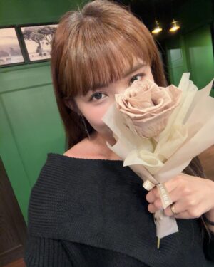 Kiki Lin Instagram - 等葛格收工的晚上930情人節餐
可愛儀式感讓人覺得生活甜甜嘟

生活小幸福大概就是這樣
對方不是個特別浪漫的人
但他願意因為妳喜歡而做
就是最浪漫的事

@juniorz_harn