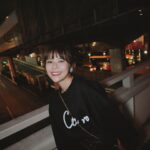 Kiki Lin Instagram - 這就是一系列準備去吃宵夜的路上 走在日本空橋照🤣