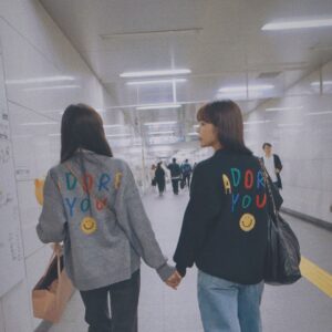 Kiki Lin Instagram - 我的寶貝妹妹
我們的感情總是好的讓人無法想像
有誰像我一樣到現在還很喜歡跟妹妹住在一起
兩個人有說不完的話
有笑不完的事
迪士尼永遠只想跟妳去
希望我的妹妹永遠開開心心
30歲 （哈哈哈輪到你了吧
很不一樣的一年
一切都好，生日快樂🩷
趕快跟我領禮物喔🥰