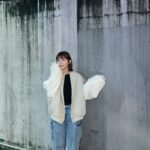 Kiki Lin Instagram - 剪短後第一次給別人拍照 好不習慣也好喜歡😌 攝影師的外套好好看借我拍 然後再逼攝影師留一件給我 攝影師 @an9lina 攝影師的外套 @hot_girl_discount
