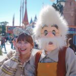 Kiki Lin Instagram - 上一次去Disney大概是10年前了吧 這次來很剛好的是聖誕節活動的第一天 也是東京Disney的40週年 人真的多到我傻掉😂 不過感動不減 走進園區的那一刻我說了一句「我好想哭喔」 看見40週年聖誕樹想哭 玩遊樂設施也想哭 看了三場遊行三場都想哭 最後的煙火我一樣又濕了眼匡 這是迪士尼的魔力 我想我無論幾歲都會這麼喜歡這裡🫧🏰💖 - 這趟Disney還好有我妹 妳最棒了🥰 - Disney照片實在太多了 所以還有下一篇🤣 #Disney40