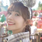 Kiki Lin Instagram - 上一次去Disney大概是10年前了吧 這次來很剛好的是聖誕節活動的第一天 也是東京Disney的40週年 人真的多到我傻掉😂 不過感動不減 走進園區的那一刻我說了一句「我好想哭喔」 看見40週年聖誕樹想哭 玩遊樂設施也想哭 看了三場遊行三場都想哭 最後的煙火我一樣又濕了眼匡 這是迪士尼的魔力 我想我無論幾歲都會這麼喜歡這裡🫧🏰💖 - 這趟Disney還好有我妹 妳最棒了🥰 - Disney照片實在太多了 所以還有下一篇🤣 #Disney40