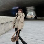 Kiki Lin Instagram – 喔霓來連線依然是一刻不得閒
出來吃飯前沒靈魂的拍幾張要繼續工作了

#全身都是新品
#連線只到明天喔
#今晚 @ohhnii.ohhnii 還會直播一次