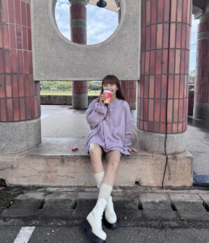 Kiki Lin Instagram - 今天葛格在淡水拍
是我愛的淡水當然要來✌🏻

天氣很好要拍個照吧
：可以幫我拍照一下嗎
Ju：我是來工作的！！！！

我絕對是真心來 陪（幸）他（災）拍（樂）戲（禍）的

#那不是曝光是褲褲啦