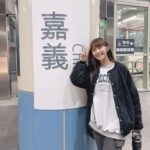 Kiki Lin Instagram - 很剛好的在31當天要拍拍 收工啦！！ 用從嘉義要回台北來紀念一下2023的最後一天 謝謝這充滿愛與能量且有著巨大改變的一年 好像一瞬間就過了的一年 但仔細想一想，太好了！終於不是忙的下剩工作 從年初的求婚先換了個身份 到年底有了TAMA再多一個身份 我還學會了想都沒想過的潛水 還有好多好多就留給我自己細細品味 謝謝2023 謝謝你們繼續愛我 2024一定會TAMA的更好😆