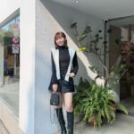 Kiki Lin Instagram - 新衣服新包包與好朋朋們吃下午茶 心情很好(*¯︶¯*) 衣服整套都是 @queena.y.li 姊他們的 明天中午12：00開賣喔～