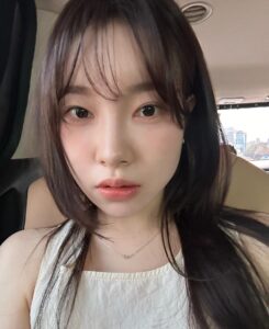 Actress Kim Ah-young HD Instagram Photos and Wallpapers May 2024