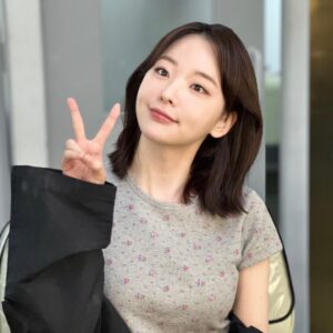 Kim Chae-eun Instagram - ✌️여름 준비 완료✌️