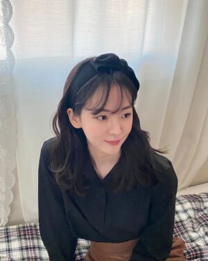 Kim Chae-eun Instagram - 🎀