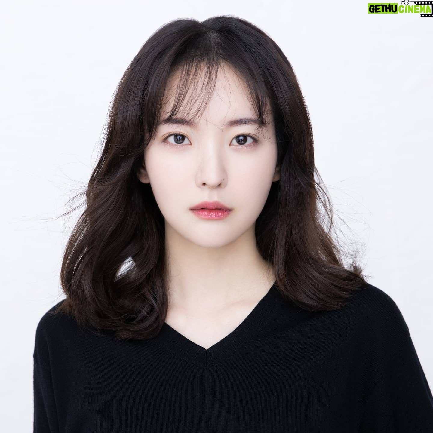 Kim Chae-eun - 8.1K Likes -