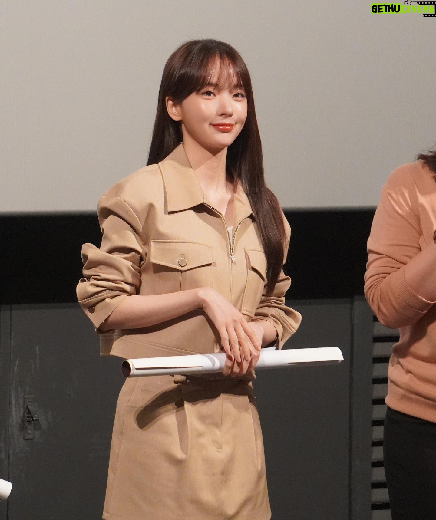 Kim Chae-eun - 8.6K Likes - <신체모음.zip>
찾아와 주셔서 감사합니다 !🧩🧟♀️