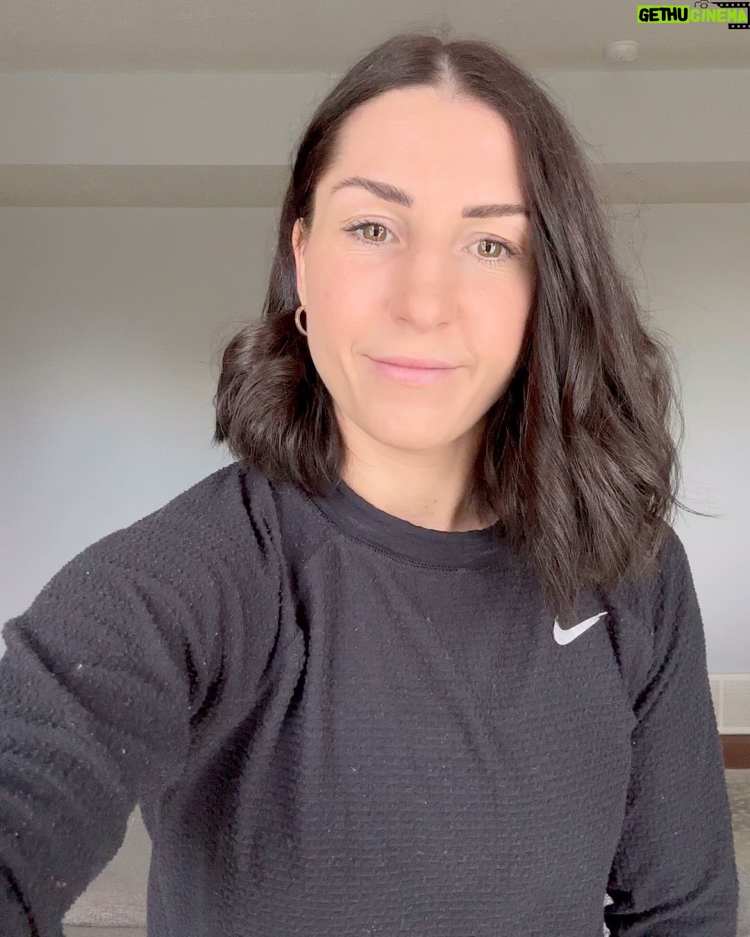 Kim Clavel - 3 Likes - Je suis fière de vous annoncer que je serai ambassadrice pour le @mtlmarathon du 20–22 septembre 2024!
Je ne suis pas une coureuse professionnelle mais le jogging fait partie de ma vie depuis de nombreuses années! 🏃🏻♀️
Je vais courir le 10 km pour soutenir la @fondationcancerduseinduquebec dans le cadre du programme Du coeur à la course.💖 Je vais courir avec mes 2 bonnes amies , une qui est présentement en rémission et l’autre qui devra se battre toute sa vie! 🙏🏼
Je vous invite à vous inscrire en grand nombre au marathon Beneva de montreal en choisissant la cause de votre choix , de plus , bouger c’est la santé!! Utilisez le code promo KIM10 pour obtenir 10% de rabais lors de votre inscription! Que ce soit 1-5-10-21 ou 42 km venez courir à votre rythme!!!
#collab et ajouter #MTLMarathon #monmarathon #marathon #course #run #running #courseapied #MBDM
