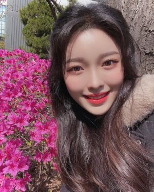 Kim Ha-ram Instagram - 🌤오늘 하루, 맑음🌤
(Feat. My 댕댕이 감자)