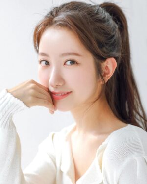 Kim Ji-min Instagram - #프로필 
🥰🤍