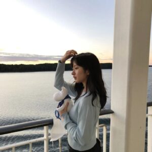 Kim Ji-min Instagram - 여행 때 🌊
