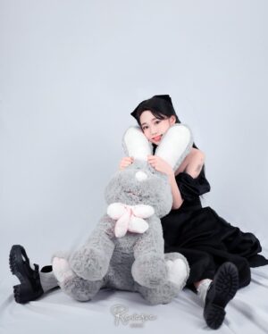 Kim Ji-young Instagram - 🖤🐰💗