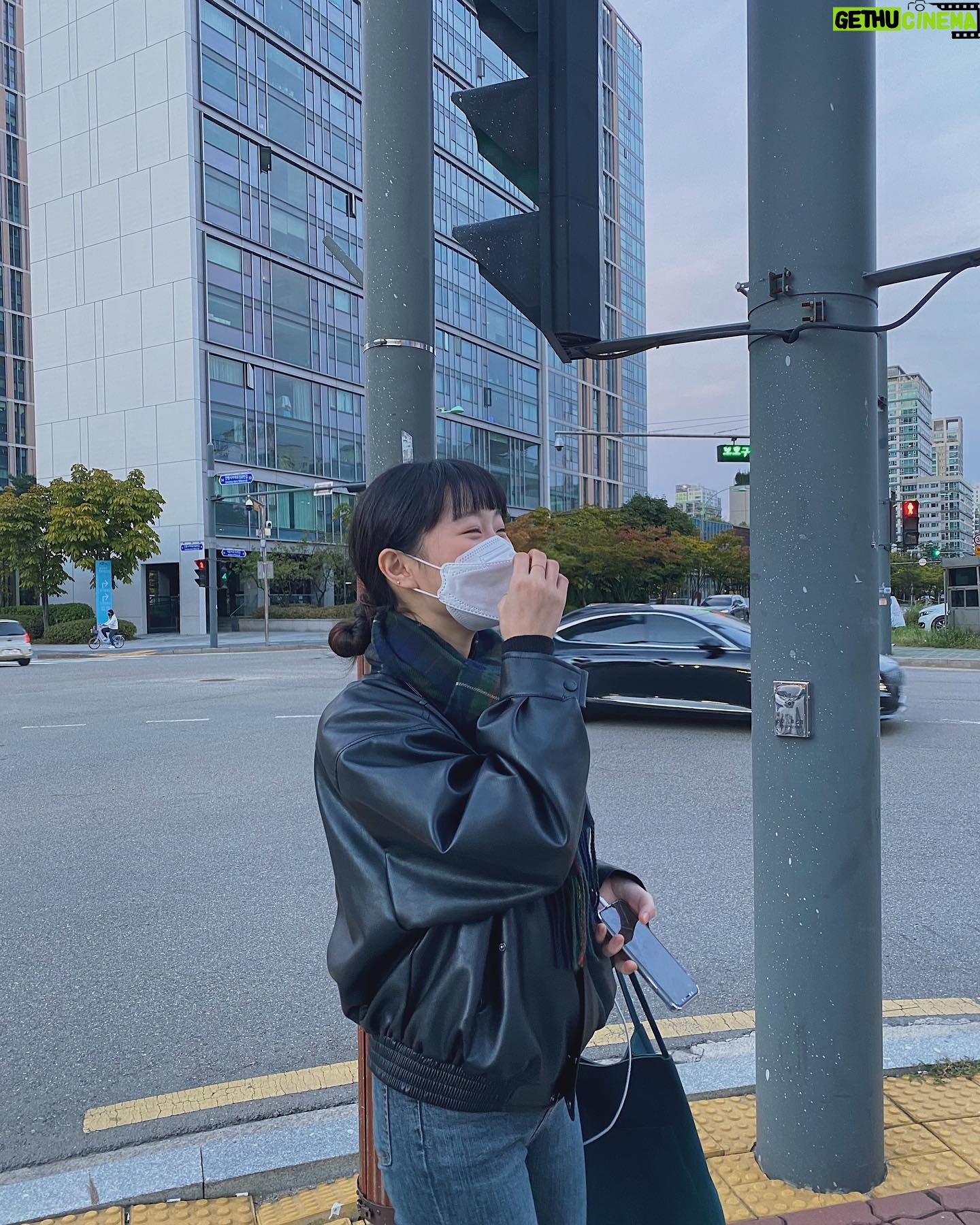 Kim Ju-a - 3 Likes - 😷☺️🥰 많이 많이 웃기