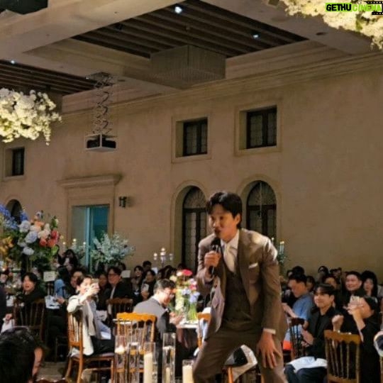 Kim Na-hee - 1.4K Likes - 세상에서 제일 예뿐 선남선녀 부부🩷 사랑해요😭🫶
나의 소중한 선배님이
디즈니공주님처럼 너무나도 아리따운 언니를 만나
결혼한 날
마음이 몽글몽글해졌다가
2부에서는 너무 즐겁고 신났다가 헤헤헤
선하고 현명하게 행복한 길을 걸을 것 같은 부부🩷
#사회자보다말많이한현기선배..........