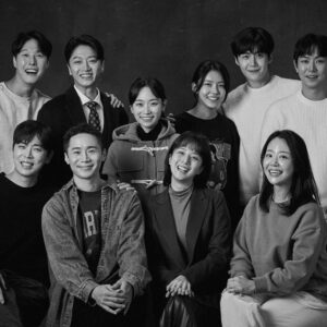 Kim Na-young Instagram - -
연극 '행복을 찾아서'
2023.12.05-2024.02.18 

행복을 찾아서를 사랑해주신 많은 관객분들께 진심으로 감사드립니다

‘행복은 찾는게 아니라, 깨닫는 거더라’ 라는 극중 대사처럼 
우리의 삶속 어디에나 행복은 존재합니다
좋은작품,좋은 동료,좋은 스텝분들과 함께 할수있다는것이 제게는 가장 큰 행복이였습니다

행복은 작은것들의 연속으로 이루어졌다고 생각해요
우리는 종종 작은 행복들을 놓치고 살아가는데, 
생각하지못하는 것들에 행복이 숨어있다는것을 잊지마세요❣️

행복을 찾아서는 우진이를 생각하는 은수의 마음처럼 제 마음속에도 오랫동안 남겨질것같습니다

‘가득채울게. 그렇게 될일은 그렇게 되는거니까.‘
