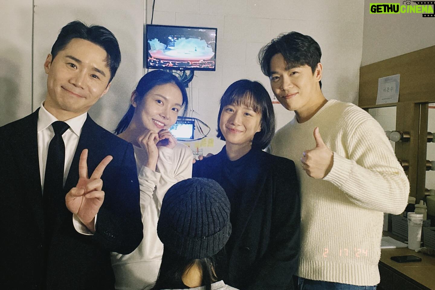 Kim Na-young - 5.6K Likes - -
ģ°ź·¹ 'ķė³µģ ģ°¾ģģ'
2023.12.05-2024.02.18
ķė³µģ ģ°¾ģģ넼 ģ¬ėķ“주ģ ė§ģ ź“ź°ė¶ė¤ź» ģ§ģ¬ģ¼ė” ź°ģ¬ė립ėė¤
āķė³µģ ģ°¾ėź² ģėė¼, 깨ė«ė ź±°ėė¼ā ė¼ė ź·¹ģ¤ ėģ¬ģ²ė¼
ģ°ė¦¬ģ ģ¶ģ ģ“ėģė ķė³µģ 씓ģ¬ķ©ėė¤
ģ¢ģģķ,ģ¢ģ ėė£,ģ¢ģ ģ¤ķ
ė¶ė¤ź³¼ ķØź» ķ ģģė¤ėź²ģ“ ģ ź²ė ź°ģ„ ķ° ķė³µģ“ģģµėė¤
ķė³µģ ģģź²ė¤ģ ģ°ģģ¼ė” ģ“루ģ“ģ”ė¤ź³ ģź°ķ“ģ
ģ°ė¦¬ė ģ¢
ģ¢
ģģ ķė³µė¤ģ ėģ¹ź³ ģ“ģź°ėė°,
ģź°ķģ§ėŖ»ķė ź²ė¤ģ ķė³µģ“ ģØģ“ģė¤ėź²ģ ģģ§ė§ģøģā£ļø
ķė³µģ ģ°¾ģģė ģ°ģ§ģ“넼 ģź°ķė ģģģ ė§ģģ²ė¼ ģ ė§ģģģė ģ¤ė«ėģ ėØź²Øģ§ź²ź°ģµėė¤
āź°ėģ±ģøź². ź·øė ź² ė ģ¼ģ ź·øė ź² ėėź±°ėź¹.ā