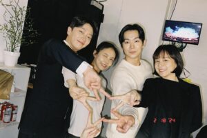 Kim Na-young Instagram - -
연극 '행복을 찾아서'
2023.12.05-2024.02.18 

행복을 찾아서를 사랑해주신 많은 관객분들께 진심으로 감사드립니다

‘행복은 찾는게 아니라, 깨닫는 거더라’ 라는 극중 대사처럼 
우리의 삶속 어디에나 행복은 존재합니다
좋은작품,좋은 동료,좋은 스텝분들과 함께 할수있다는것이 제게는 가장 큰 행복이였습니다

행복은 작은것들의 연속으로 이루어졌다고 생각해요
우리는 종종 작은 행복들을 놓치고 살아가는데, 
생각하지못하는 것들에 행복이 숨어있다는것을 잊지마세요❣️

행복을 찾아서는 우진이를 생각하는 은수의 마음처럼 제 마음속에도 오랫동안 남겨질것같습니다

‘가득채울게. 그렇게 될일은 그렇게 되는거니까.‘