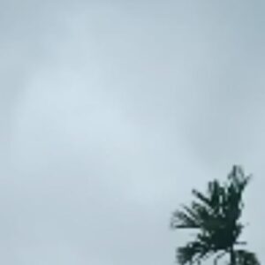 Kim Si-a Instagram - Cyclone is coming in midnight ⛈