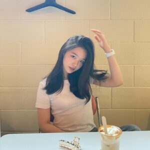 Kim Si-eun Instagram - 