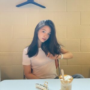 Kim Si-eun Instagram - 
