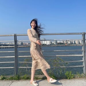 Kim Si-eun Instagram - 😊