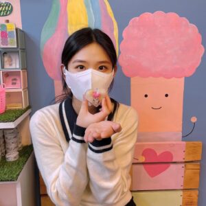 Kim Si-eun Instagram - 여러분 걱정은 저에게 주세욥 😉😎
