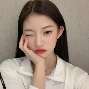 Kim Si-yoon Instagram - 🌙⭐🐣💛✨🌟
유니시티 소중해 사랑해💖
ユニシティ大切なんだ大好きだ💖
.
.
#シユン#시윤
#ユニシティ#유니시티🐣❤️
#고민하다가#사진#다#올림#ㅎㅎ
#치통샷 😆