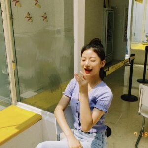 Kim Si-yoon Instagram - 💜🐣🤩💜