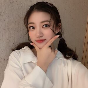 Kim Si-yoon Instagram - 🖤🤍👧🏻🖤🤍
.
.
.
#양갈래 👧🏻
#유니시티 ❤
#ユニシティ ❤
#Unicity ❤